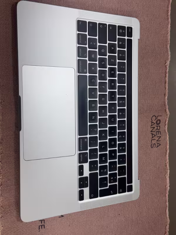 Macbook Pro 2020 I5-8GB RAM-512SSD